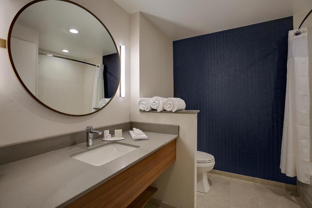 Guest room, 2 Queen interior